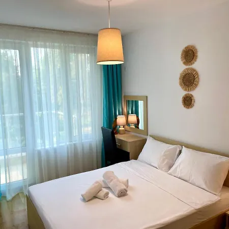 Floral, First Sea Line Coast Apartment Pomorie