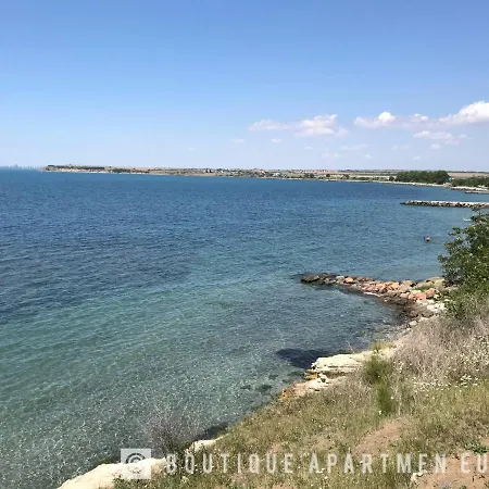 Floral, First Sea Line Coast Apartment Pomorie
