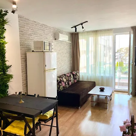 Apartment Floral, First Sea Line Coast *